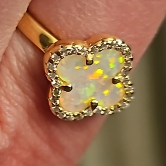 Gold-backed Opal Ring  Sz 7, Clover shaped - Picture 3 of 3